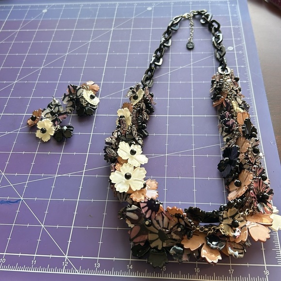 Vintage estate piece by R.J. Graziano chunky floral earthtone statement piece - Picture 9 of 11